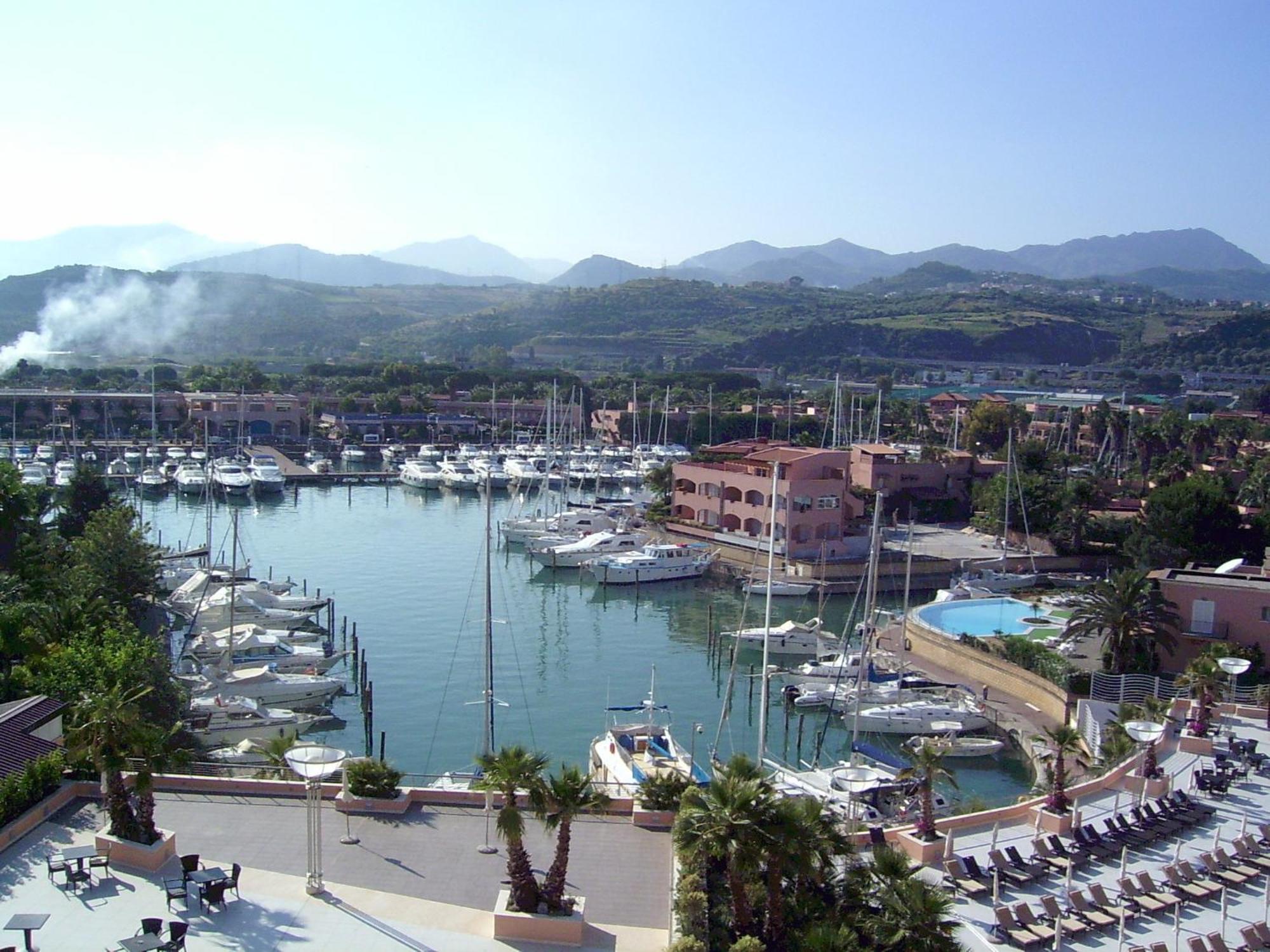 Laguna Azzurra Portorosa Aparthotel